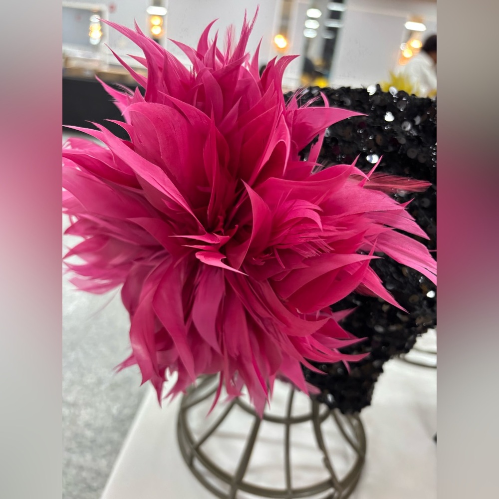 Elegant Black Sequin Hat with Pink Feather ]